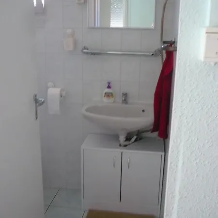 度假居 Jomadarak Nyaraloja