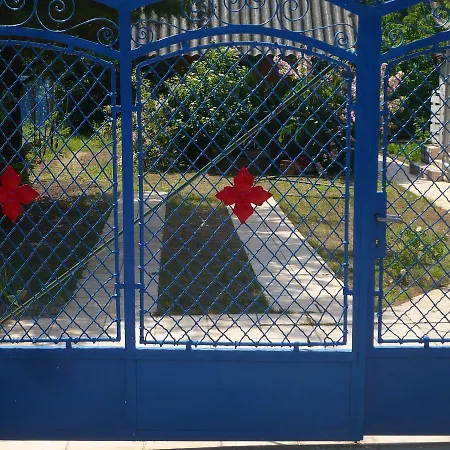 度假居 Jomadarak Nyaraloja