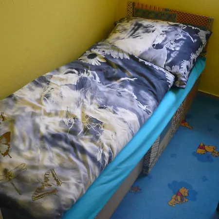 度假居 Jomadarak Nyaraloja *